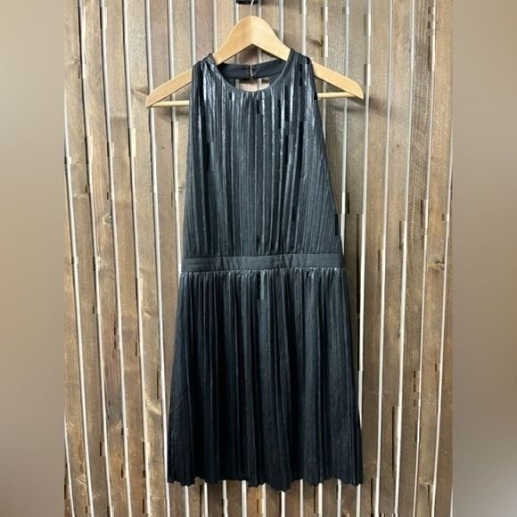 GENTLE FAWN | LORETTA black shimmer pleated mini dress open back - size  6 - Picture 3 of 9